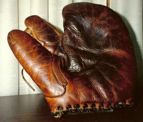 Les Munns D&M Pre War 2 Finger Front